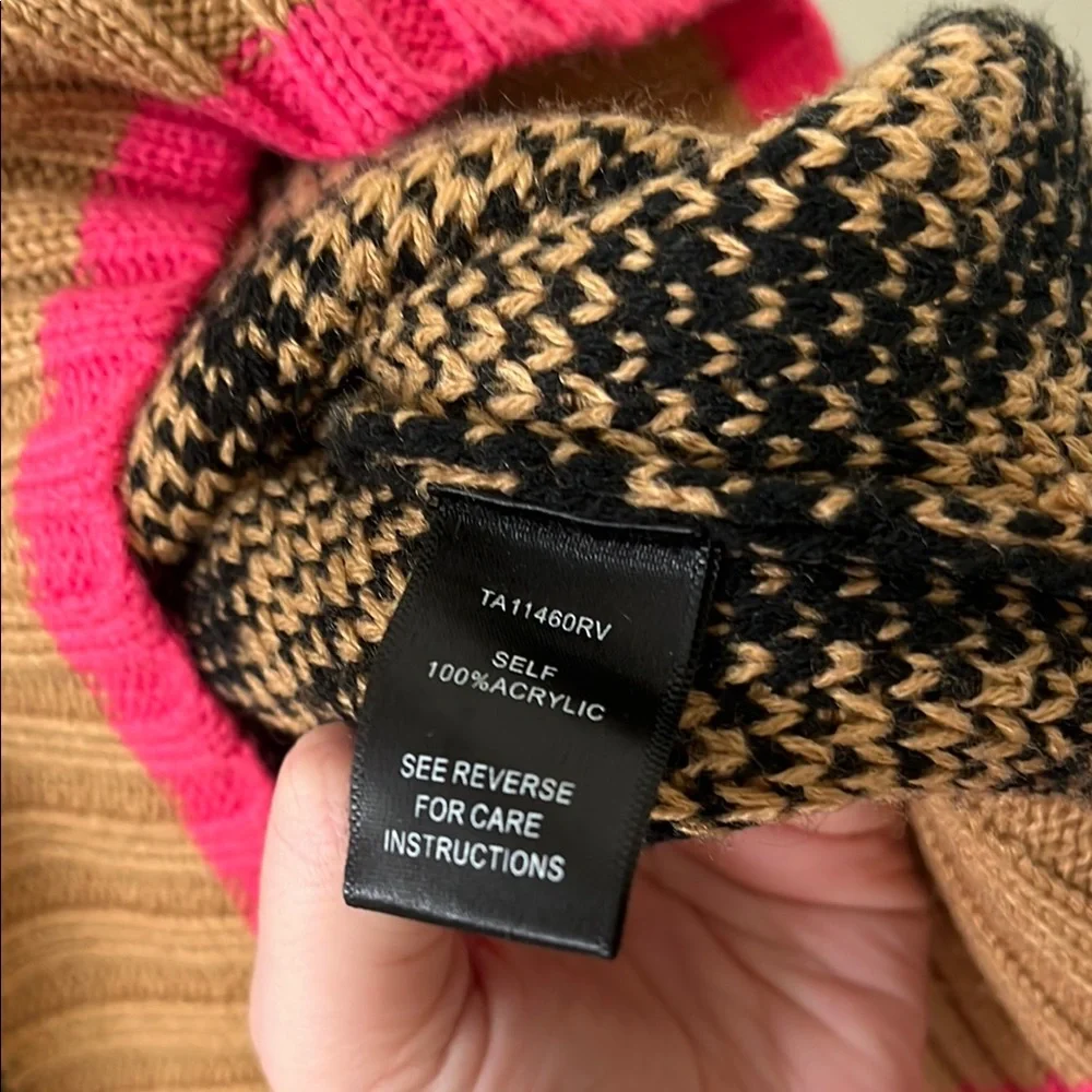 Aakaa: Women's Leopard Print Sweater - Black and Tan with Pink Accents - Picture 5 of 7